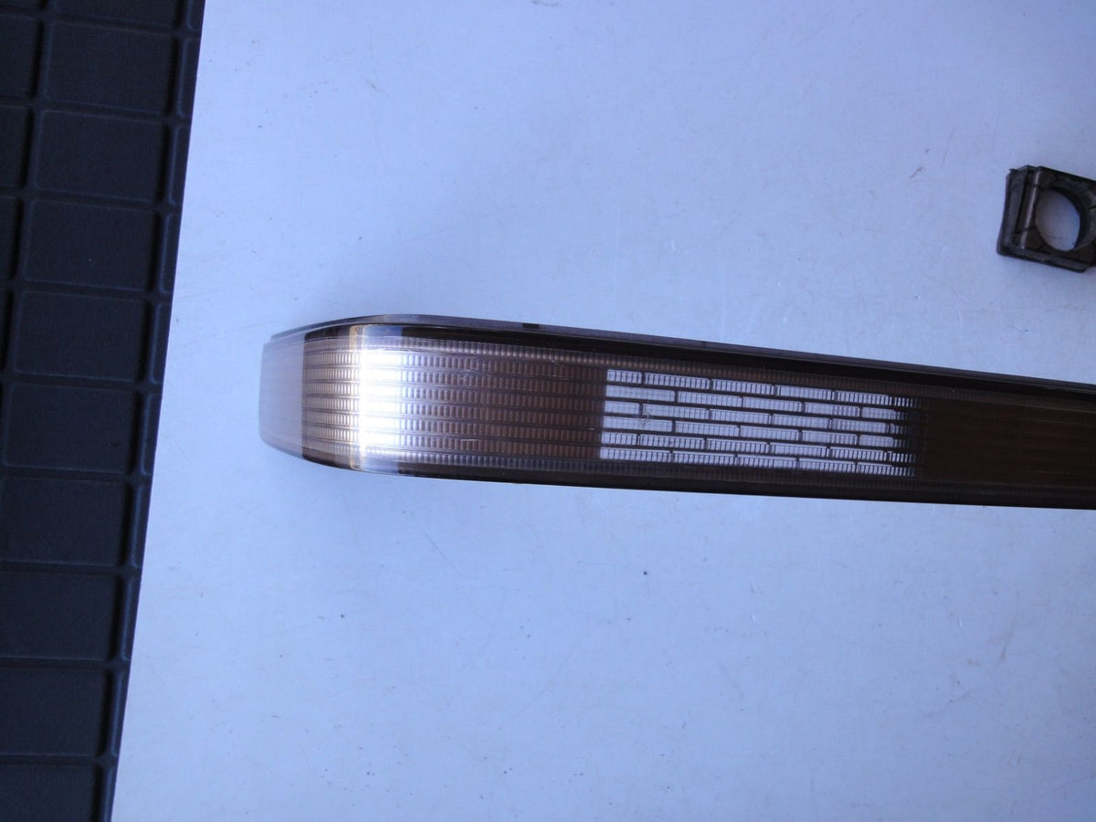 純正部品 メルセデス ベンツ W140 テールランプ アンダーリフレクター mercedes-benz Tail Lamp under re（2枚目）