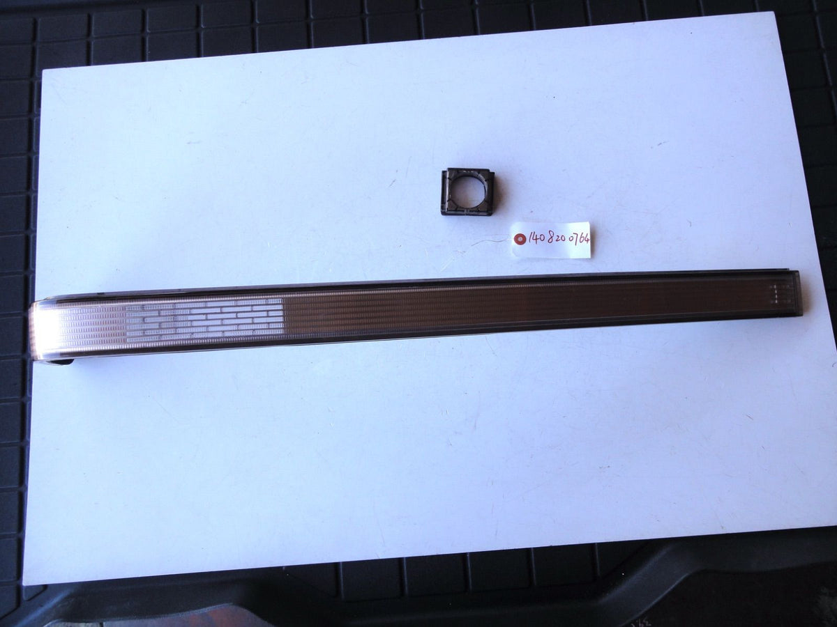 純正部品 メルセデス ベンツ W140 テールランプ アンダーリフレクター mercedes-benz Tail Lamp under re（8枚目）