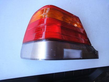 純正部品 91-98 メルセデス ベンツW140 S420、S500、S600 Sクラス テールランプ 199271L Mercedes-B（2枚目）