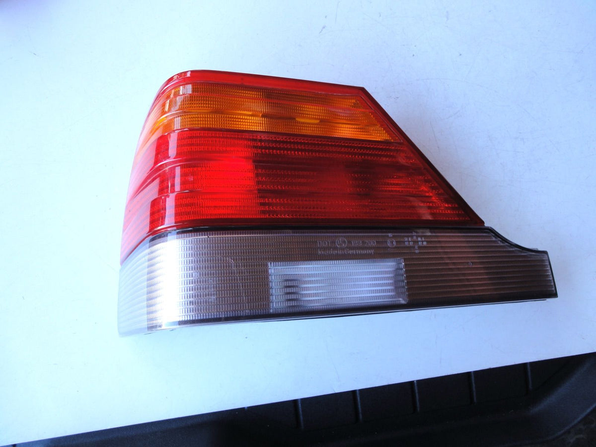 純正部品 91-98 メルセデス ベンツW140 S420、S500、S600 Sクラス テールランプ 199271L Mercedes-Benz S-Clas