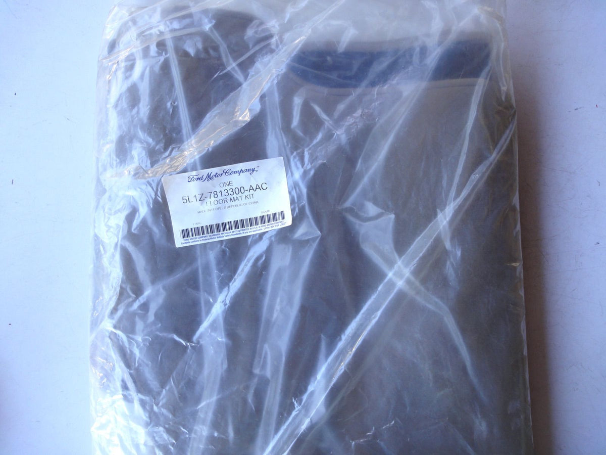 純正部品 フォード エクスペディション リンカーン ナビゲーター カーペットマット 5L1Z-7813300-AAC Carpet Mat （2枚目）