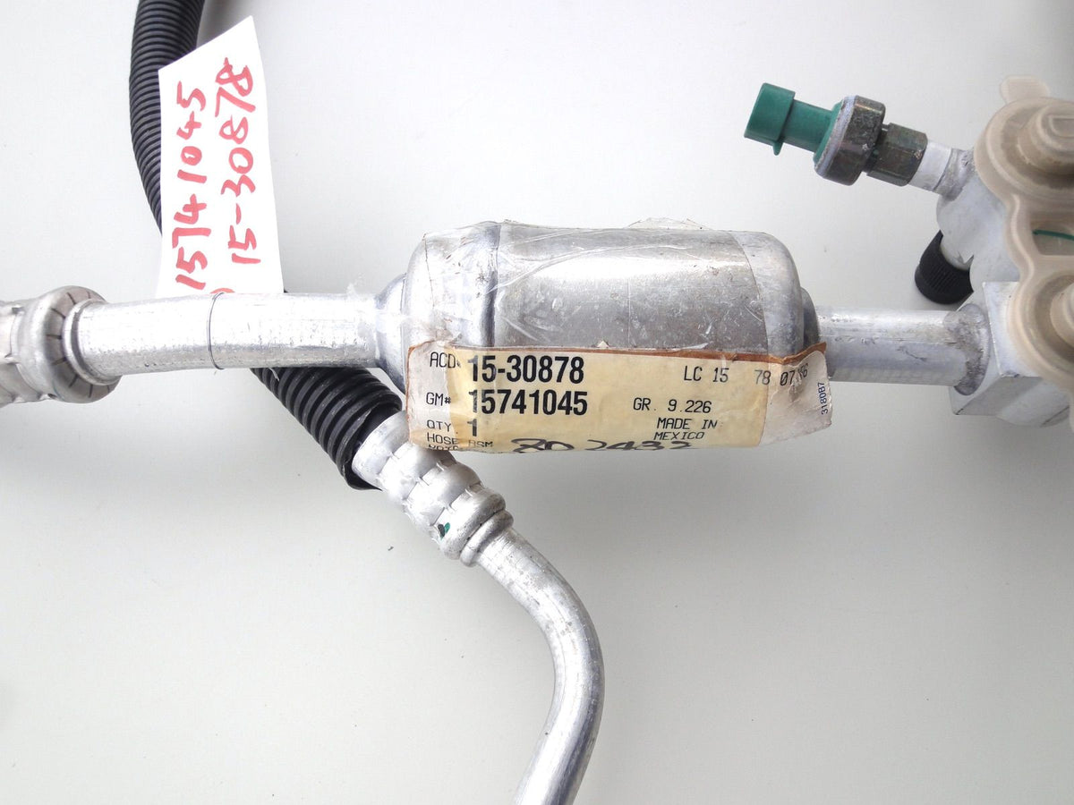 純正部品 96-99 C1500 サバーバン エアコン ホース 15741045 NEW Suction and Discharge Ass（6枚目）