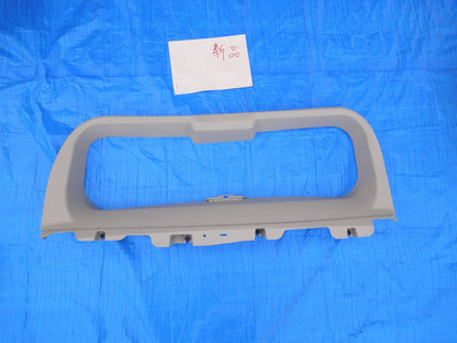 純正部品 06-10  ハマー H3 H3T リフトゲート 上部 トリム パネル 15780849 3.5L 3.7L 5.3L Lift Gate Upper Trim Finish  Panel  Hummer H3 H3T