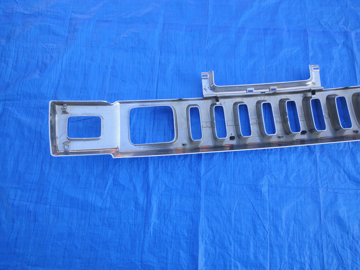 純正部品 ハマー H2 バンパー クローム グリル ラジエーター アッパー 15177227 hummer H2 bumper Chrome Grille Radiator Upper