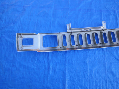 純正部品 ハマー H2 バンパー クローム グリル ラジエーター アッパー 15177227 hummer H2 bumper Chrome Grille Radiator Upper