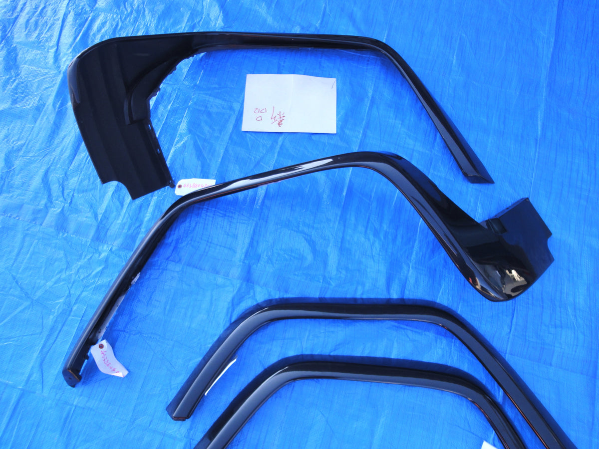 純正部品 1台分 W463 G500 G550 G55 AMG G63 AMG オーバーフェンダー メルセデス ベンツ  Gクラス フェンダーフレア／ホイールアーチトリム G550 Mercedes-Benz  Fender Flares / Wheel Arch Trims G-Class