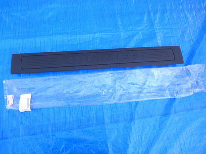 純正部品 ハマー Hummer H3 H3T リア フロア リア トリム プレート／ドア シル ロッカー プレート  15802797 Rear Floor Rear Trim Plate /Door Sill and Rocker Plate