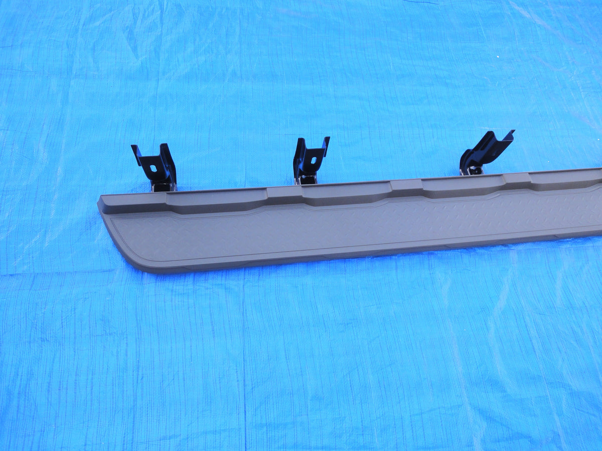 純正部品 02 シボレー サバーバン アバランチ 助手席 ランニング ボード ステップ 12490925 PASSENGER SIDE RUNNING BOARD Step