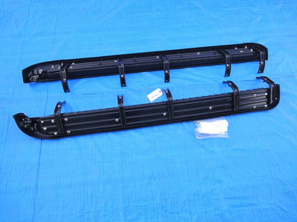 純正部品 シボレー GMC C1500 C2500 C3500 K1500 K2500 K3500 トラック truck サイドステップ ランニングボード アシスト ステップ ロッカー パネル 15705180 C / K ASSIST STEP TO ROCKER PANEL