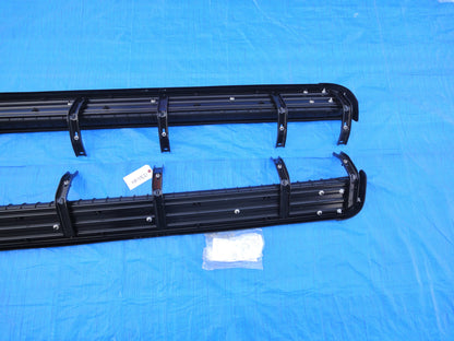 純正部品 シボレー GMC C1500 C2500 C3500 K1500 K2500 K3500 トラック truck サイドステップ ランニングボード アシスト ステップ ロッカー パネル 15705180 C / K ASSIST STEP TO ROCKER PANEL