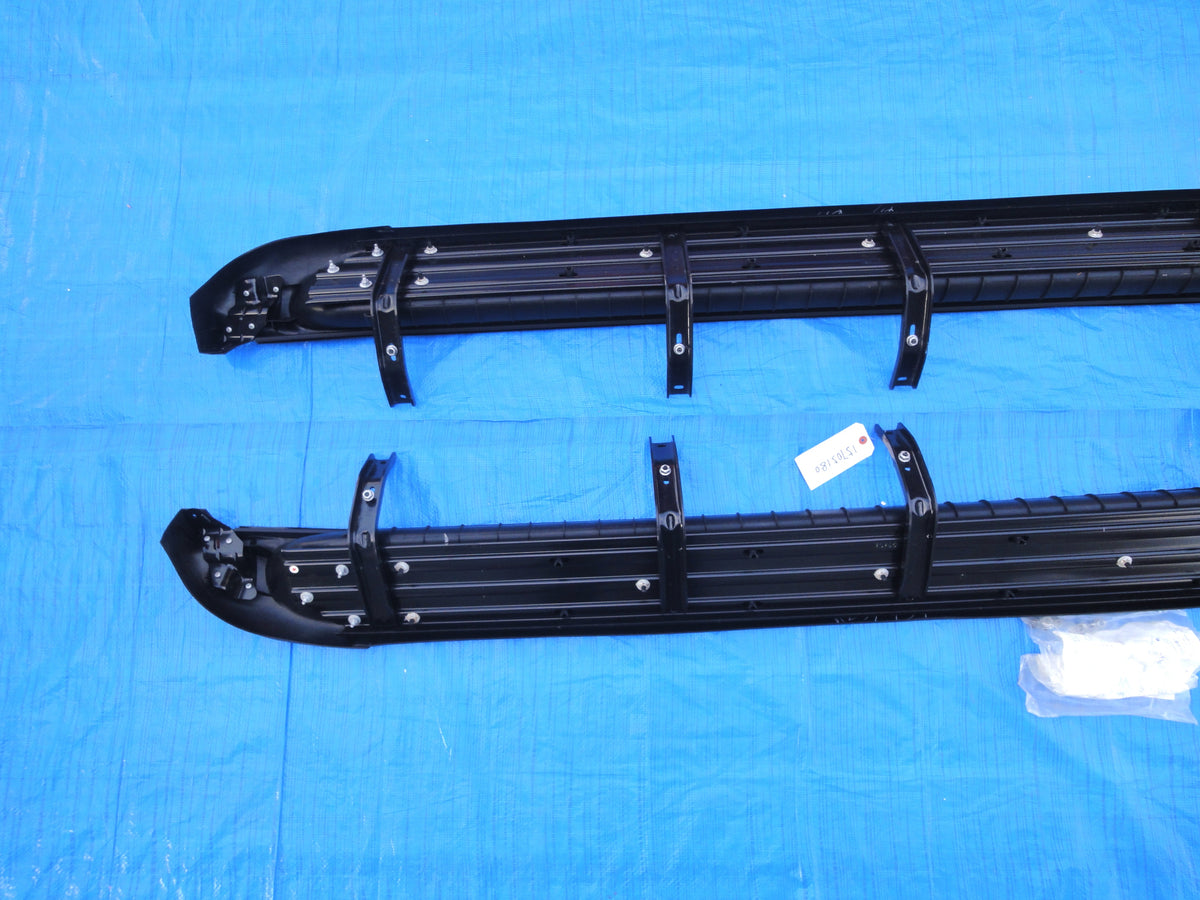 純正部品 シボレー GMC C1500 C2500 C3500 K1500 K2500 K3500 トラック truck サイドステップ ランニングボード アシスト ステップ ロッカー パネル 15705180 C / K ASSIST STEP TO ROCKER PANEL