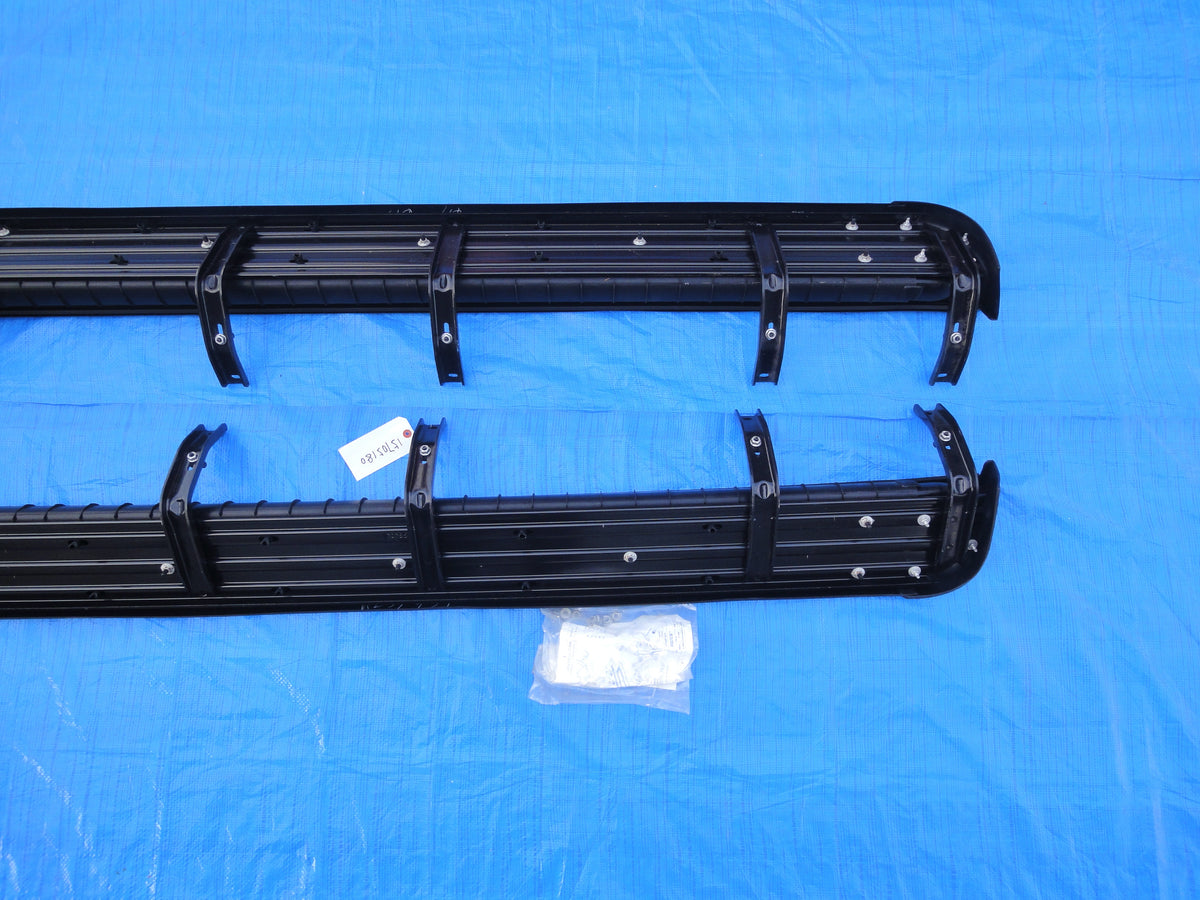 純正部品 シボレー GMC C1500 C2500 C3500 K1500 K2500 K3500 トラック truck サイドステップ ランニングボード アシスト ステップ ロッカー パネル 15705180 C / K ASSIST STEP TO ROCKER PANEL